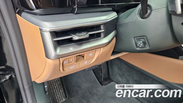 Hyundai Grandeur (GN7) 2,5 Gasoline 2WD Exclusive 2023 — фото 27