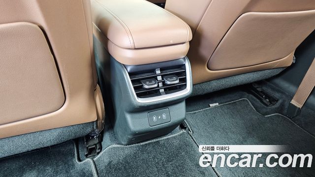 Hyundai Grandeur (GN7) 2,5 Gasoline 2WD Exclusive 2023 — фото 32