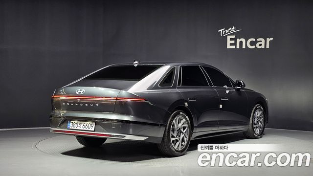 Hyundai Grandeur (GN7) 2,5 Gasoline 2WD Exclusive 2023 — фото 2