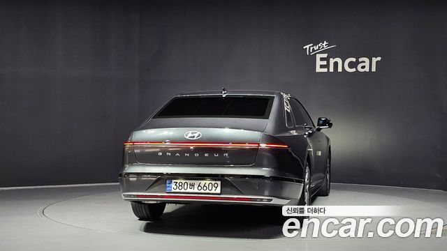 Hyundai Grandeur (GN7) 2,5 Gasoline 2WD Exclusive 2023 — фото 4