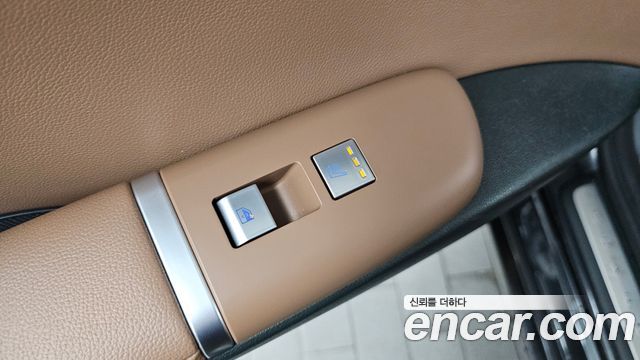 Hyundai Grandeur (GN7) 2,5 Gasoline 2WD Exclusive 2023 — фото 19