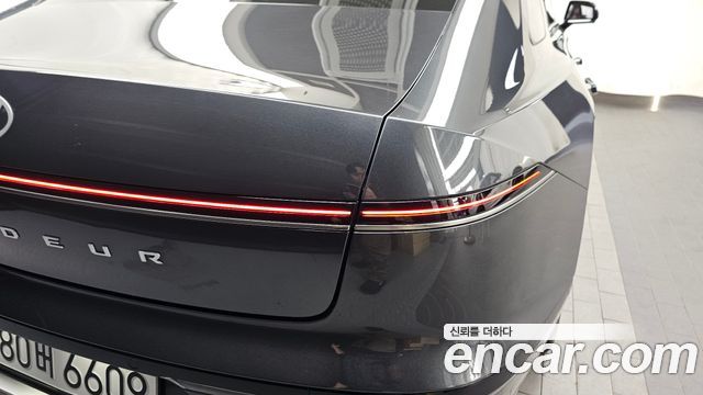 Hyundai Grandeur (GN7) 2,5 Gasoline 2WD Exclusive 2023 — фото 23