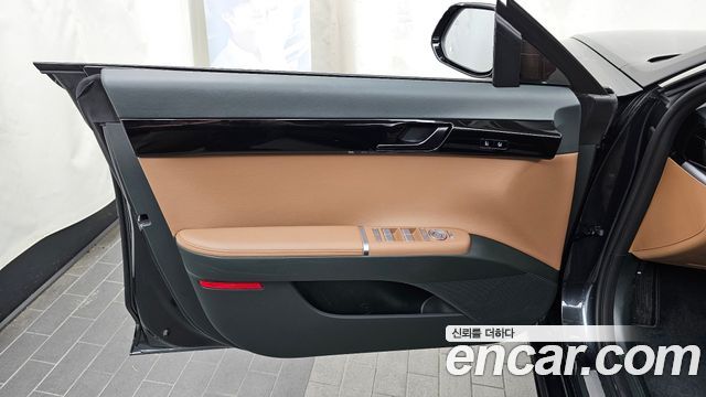 Hyundai Grandeur (GN7) 2,5 Gasoline 2WD Exclusive 2023 — фото 24