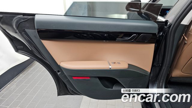 Hyundai Grandeur (GN7) 2,5 Gasoline 2WD Exclusive 2023 — фото 25