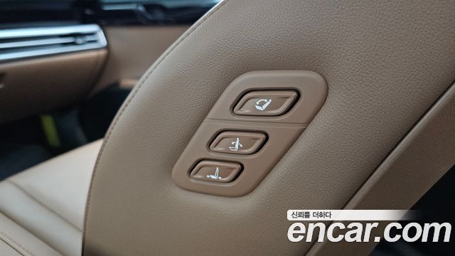 Hyundai Grandeur (GN7) 2,5 Gasoline 2WD Exclusive 2023 — фото 27
