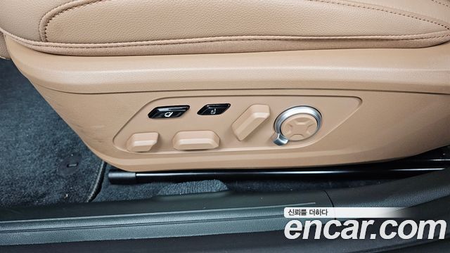 Hyundai Grandeur (GN7) 2,5 Gasoline 2WD Exclusive 2023 — фото 31