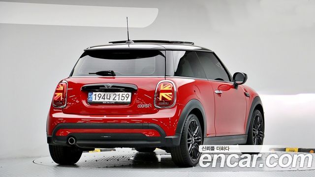 MINI Cooper Classic Plus 3rd 2024 — фото 4