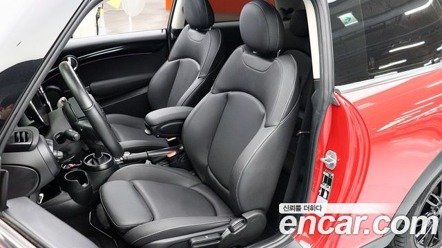MINI Cooper Classic Plus 3rd 2024 — фото 10