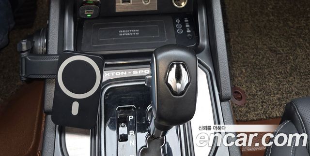 KG Mobility (SsangYong) Rexton Sports Khan Diesel 2.2 4WD Dynamic Edition (5-Link) 2021 — фото 9