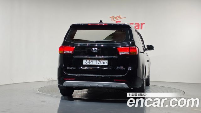 Kia Carnival Gasoline 7-seater Limousine President 2016 — фото 4