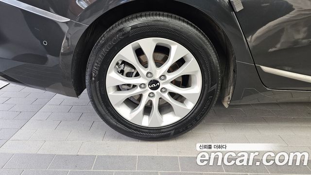 Kia K8 2.5 Gasoline 2WD Noblesse 2022 — фото 5