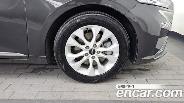 Kia K8 2.5 Gasoline 2WD Noblesse 2022 — фото 21