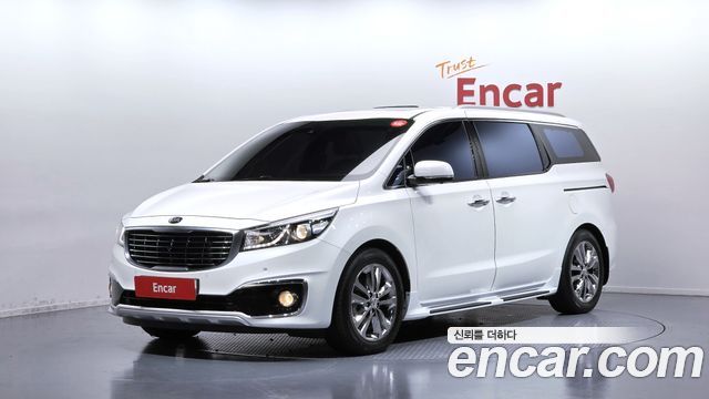 Kia Carnival 9-seater Noblesse