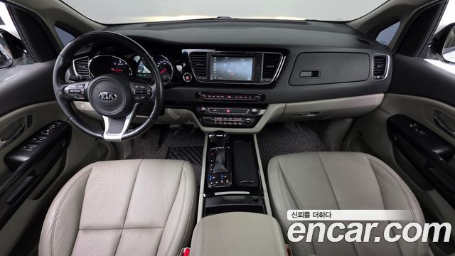 Kia Carnival 9-seater Noblesse 2016 — фото 7