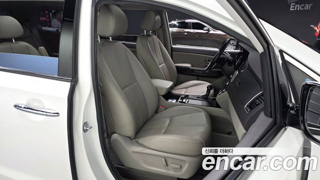 Kia Carnival 9-seater Noblesse 2016 — фото 11