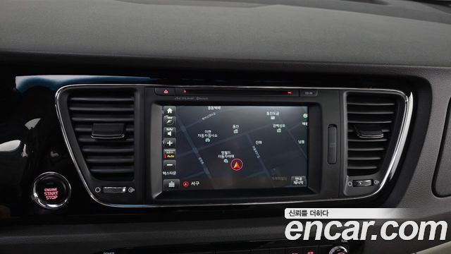 Kia Carnival 9-seater Noblesse 2016 — фото 14