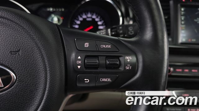 Kia Carnival 9-seater Noblesse 2016 — фото 16