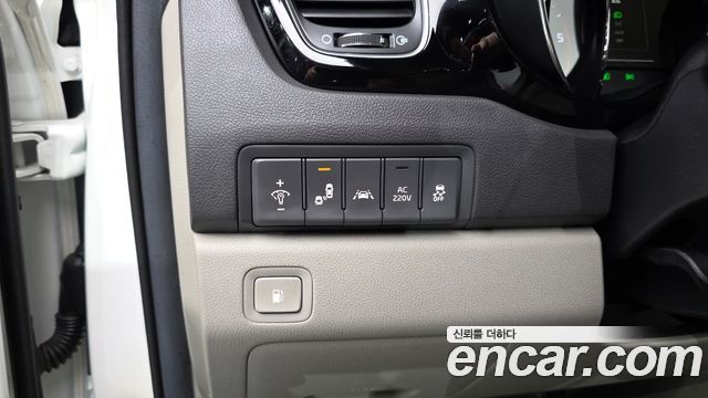 Kia Carnival 9-seater Noblesse 2016 — фото 17