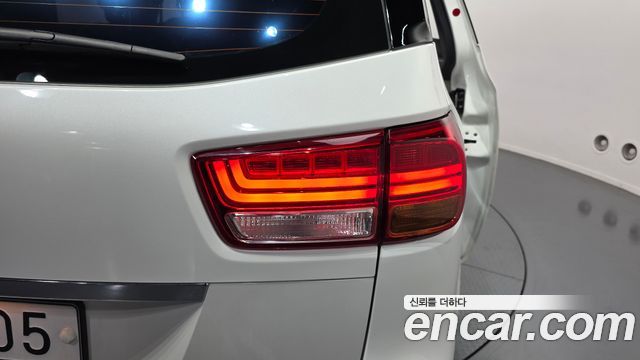 Kia Carnival 9-seater Noblesse 2016 — фото 23