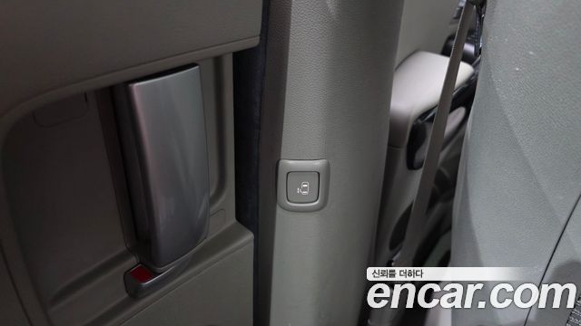 Kia Carnival 9-seater Noblesse 2016 — фото 29
