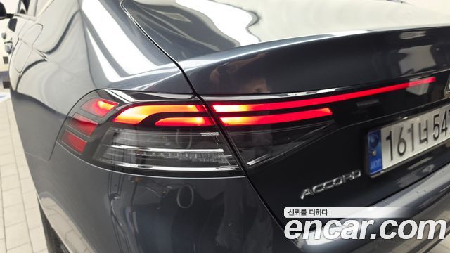 Honda Accord (XI) 2.0 Hybrid Touring 2023 — фото 23