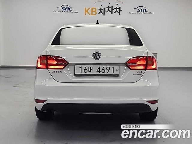 Volkswagen Jetta 1.6 TDI Blue Motion 6th 2014 — фото 4