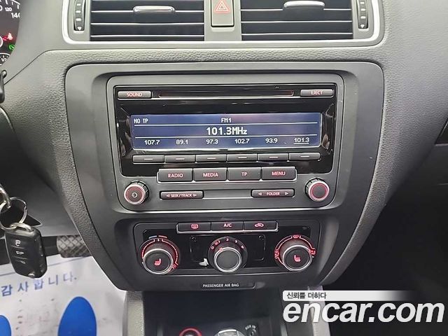 Volkswagen Jetta 1.6 TDI Blue Motion 6th 2014 — фото 10