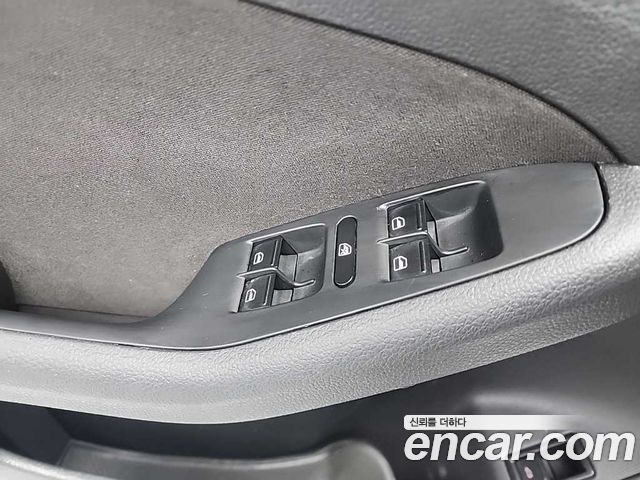 Volkswagen Jetta 1.6 TDI Blue Motion 6th 2014 — фото 18
