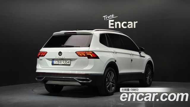 Volkswagen Tiguan Allspace 2.0 TSI Prestige 2023 — фото 2