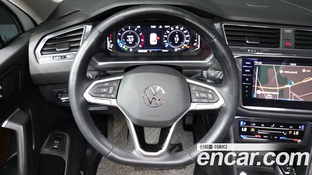 Volkswagen Tiguan Allspace 2.0 TSI Prestige 2023 — фото 18