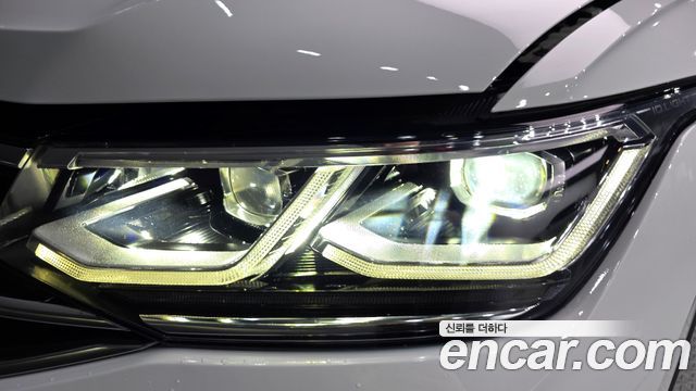 Volkswagen Tiguan Allspace 2.0 TSI Prestige 2023 — фото 28