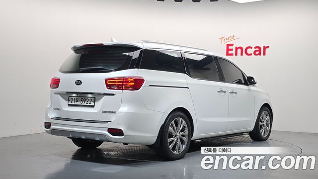 Kia Carnival Gasoline 7-Seater Limousine President 2019 — фото 2