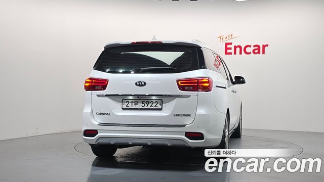 Kia Carnival Gasoline 7-Seater Limousine President 2019 — фото 4
