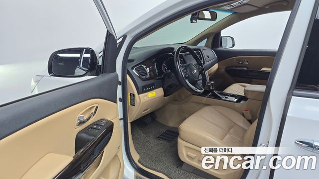 Kia Carnival Gasoline 7-Seater Limousine President 2019 — фото 10