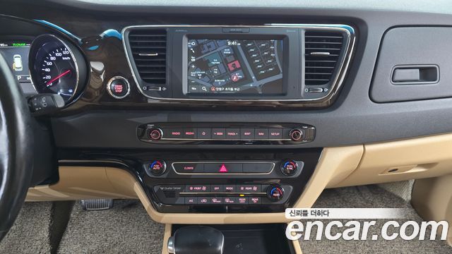 Kia Carnival Gasoline 7-Seater Limousine President 2019 — фото 12