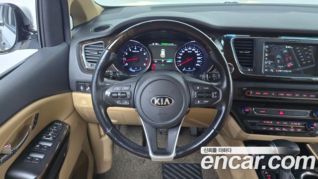 Kia Carnival Gasoline 7-Seater Limousine President 2019 — фото 13