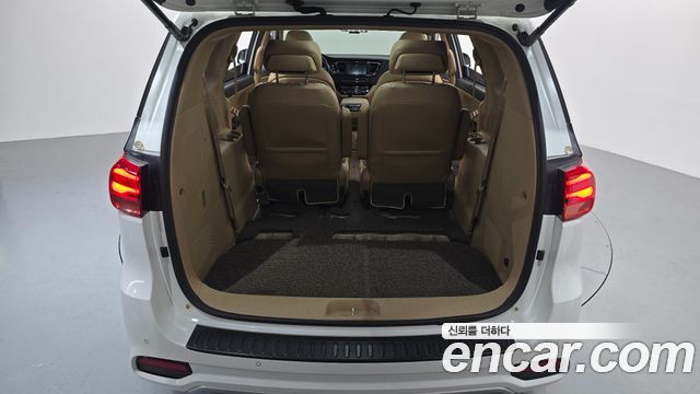 Kia Carnival Gasoline 7-Seater Limousine President 2019 — фото 18