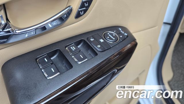 Kia Carnival Gasoline 7-Seater Limousine President 2019 — фото 32