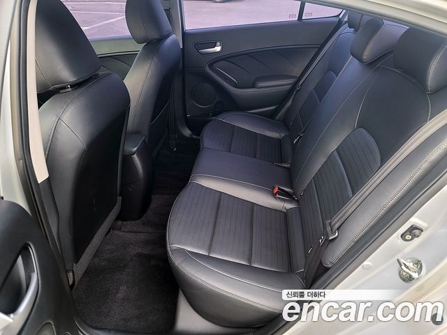 Kia K3 Trendy 2018 — фото 15