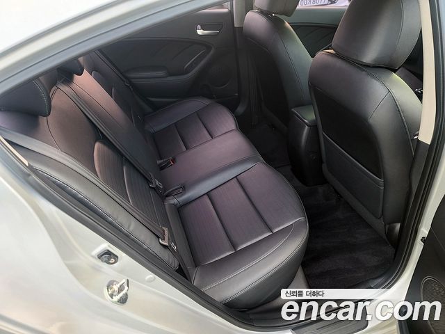 Kia K3 Trendy 2018 — фото 16
