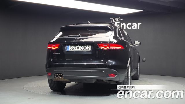 Jaguar F-PACE 20d Prestige 2018 — фото 4