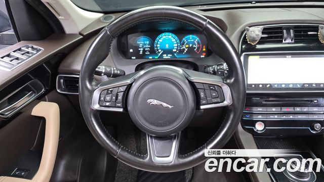 Jaguar F-PACE 20d Prestige 2018 — фото 13