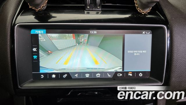 Jaguar F-PACE 20d Prestige 2018 — фото 15