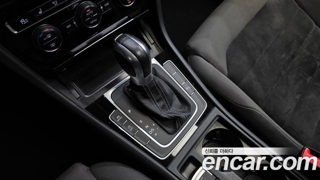 Volkswagen Golf (VII) 2.0 TDI 2015 — фото 9