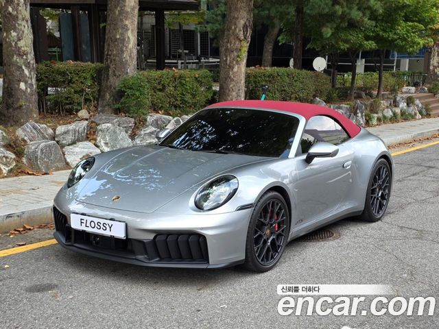 Porsche 911 (992) Carrera 4 GTS Cabriolet