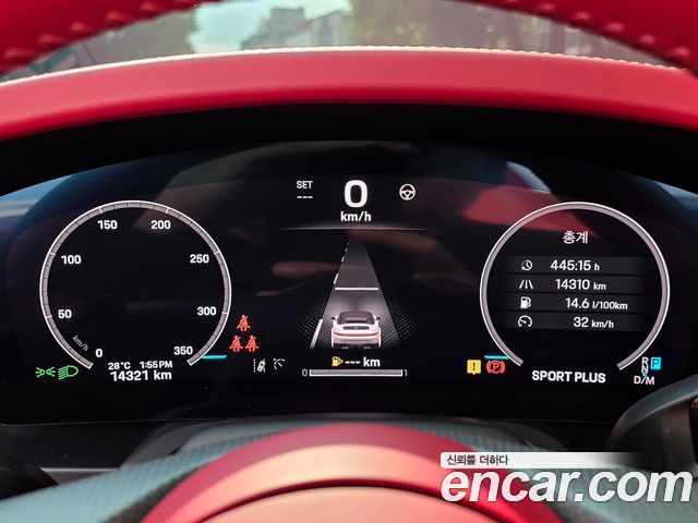 Porsche 911 (992) Carrera 4 GTS Cabriolet 2025 — фото 8