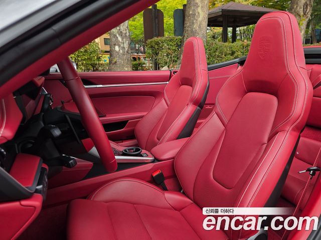 Porsche 911 (992) Carrera 4 GTS Cabriolet 2025 — фото 10