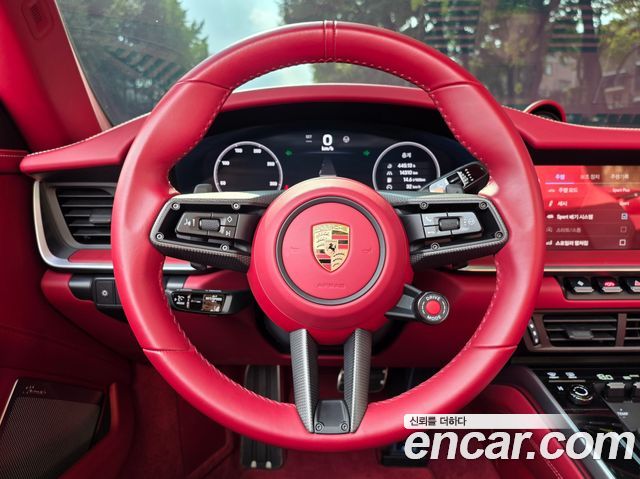 Porsche 911 (992) Carrera 4 GTS Cabriolet 2025 — фото 15
