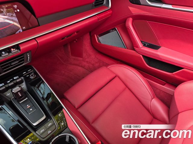Porsche 911 (992) Carrera 4 GTS Cabriolet 2025 — фото 21