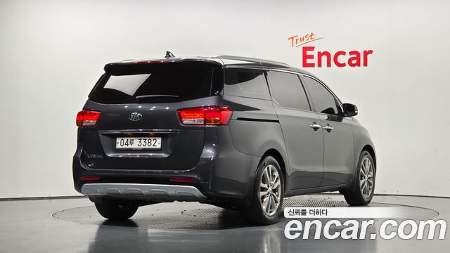 Kia Carnival 9-seater Prestige 2018 — фото 2